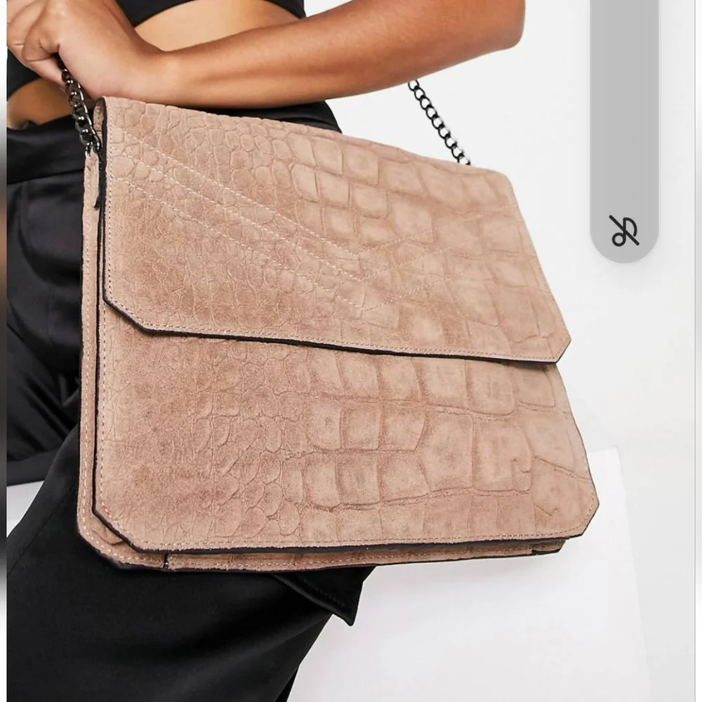 Urbancode Leather crock purse - Picture 13 of 15